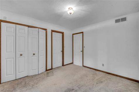 7358 Oakhill Road Bedford OH 44146