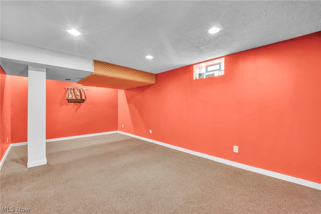 7358 Oakhill Road Bedford OH 44146