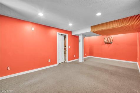 7358 Oakhill Road Bedford OH 44146