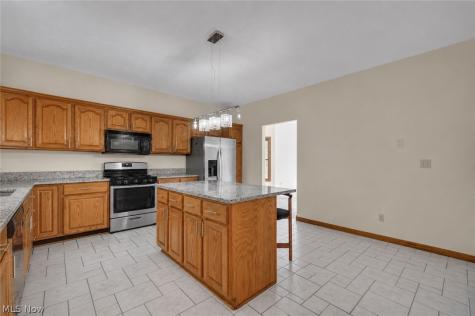 7358 Oakhill Road Bedford OH 44146