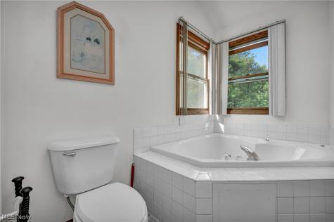 7358 Oakhill Road Bedford OH 44146