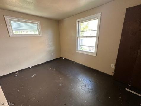 4372 E 146 Cleveland OH 44128