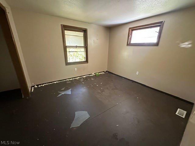 4372 E 146 Cleveland OH 44128