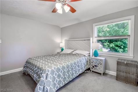 5284 Haverford Drive Lyndhurst OH 44124