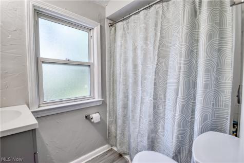 5284 Haverford Drive Lyndhurst OH 44124
