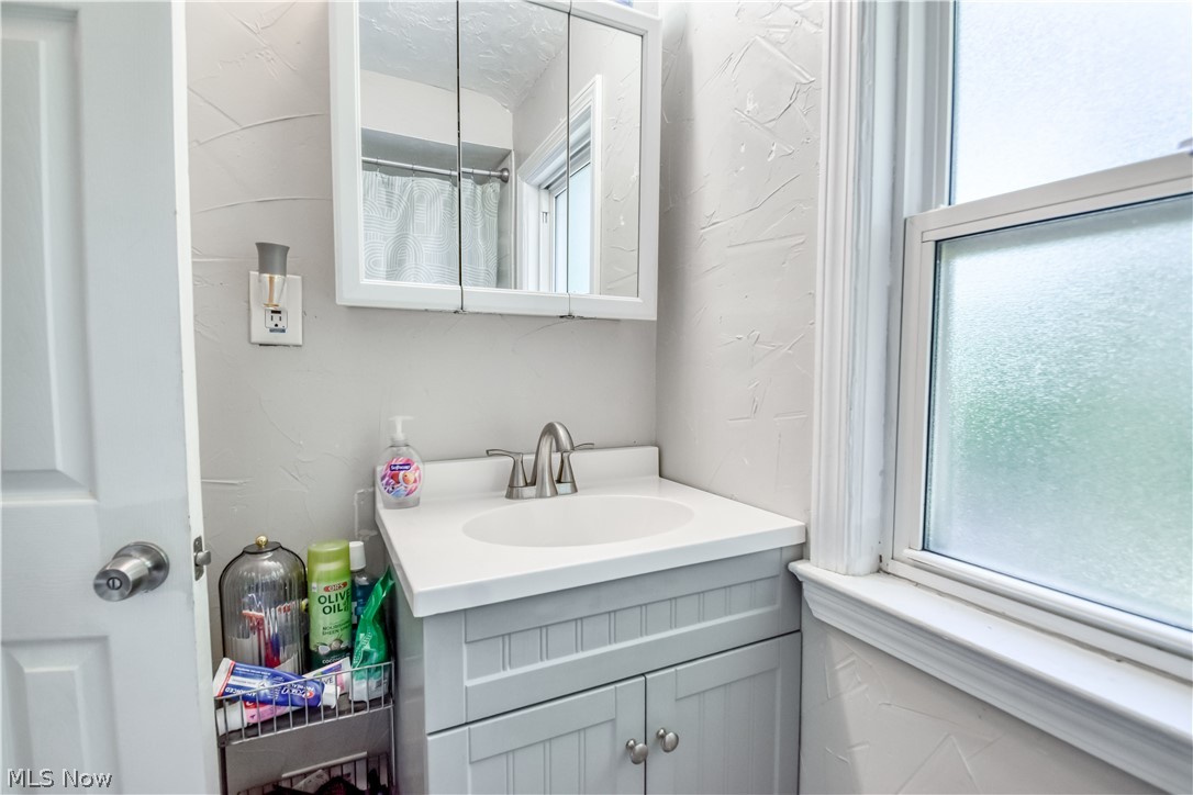 5284 Haverford Drive Lyndhurst OH 44124