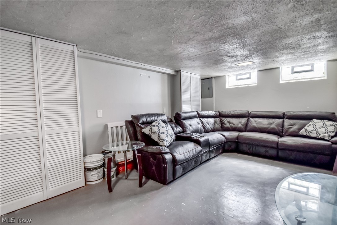 5284 Haverford Drive Lyndhurst OH 44124