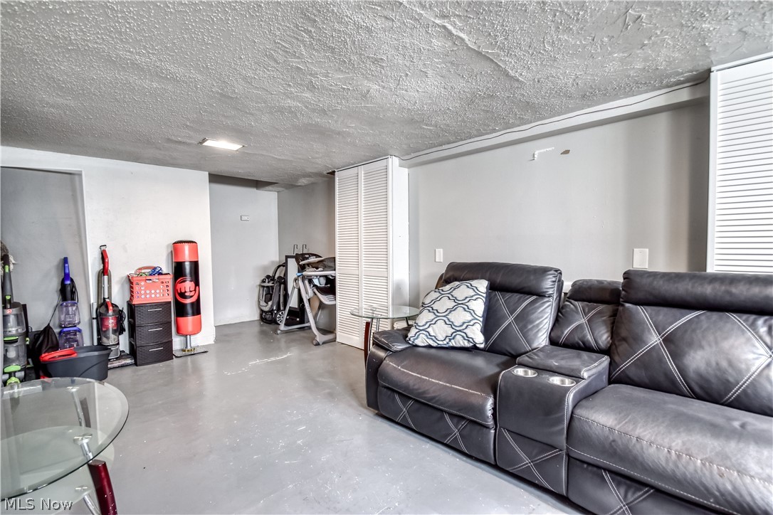 5284 Haverford Drive Lyndhurst OH 44124