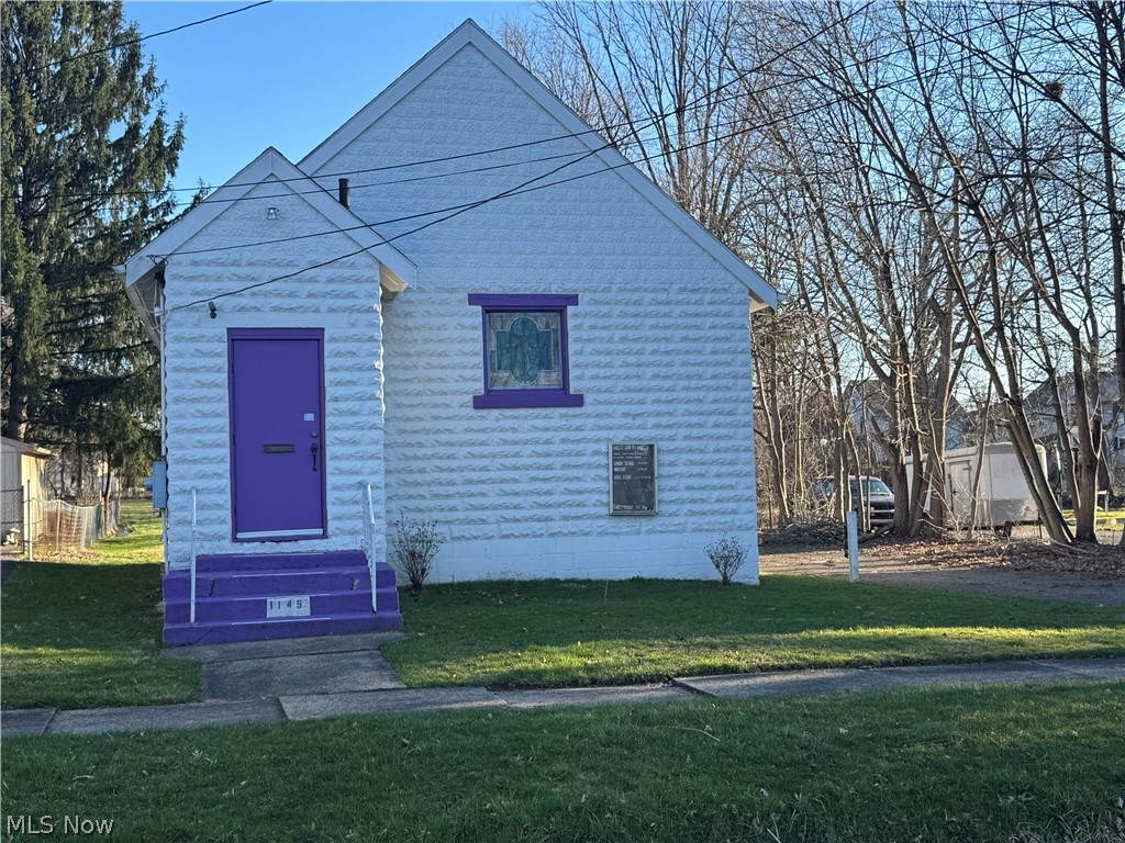 1145 Stiles Warren OH 44481