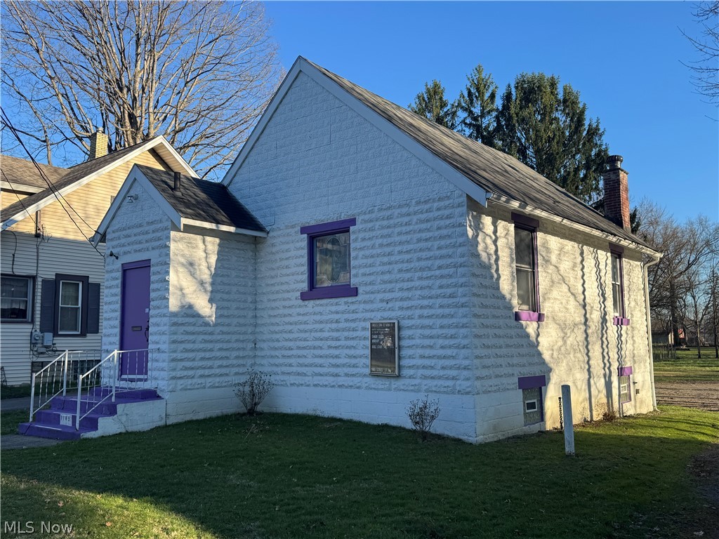 1145 Stiles Warren OH 44481