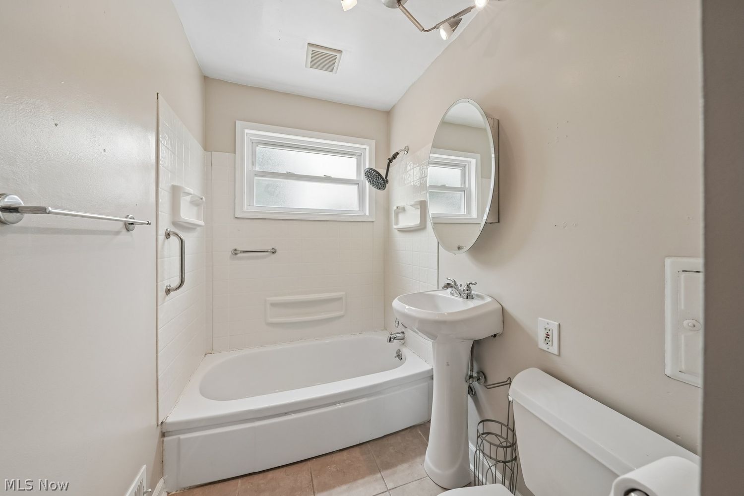 2711 Center Drive Parma OH 44134