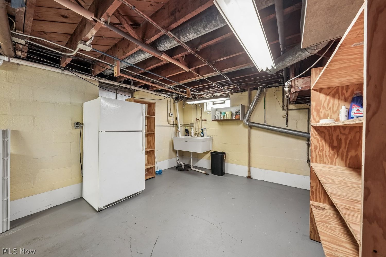 2711 Center Drive Parma OH 44134