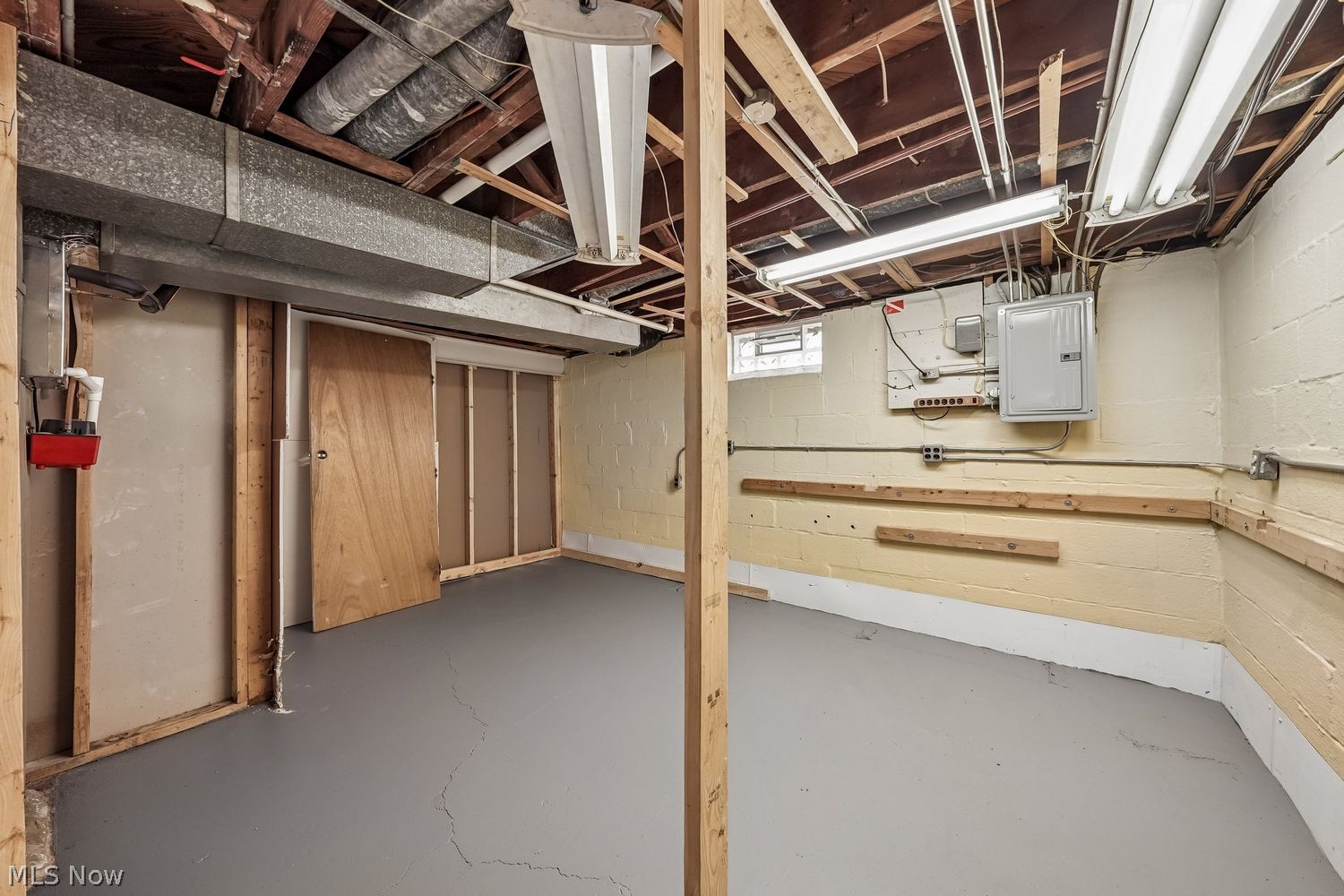 2711 Center Drive Parma OH 44134