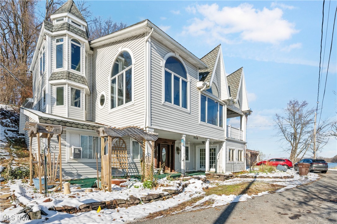 584 Apple Drive Coventry OH 44319