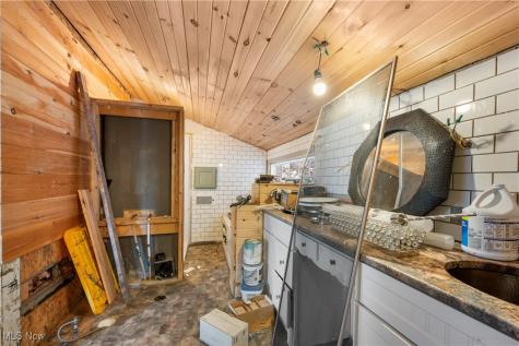 584 Apple Drive Coventry OH 44319