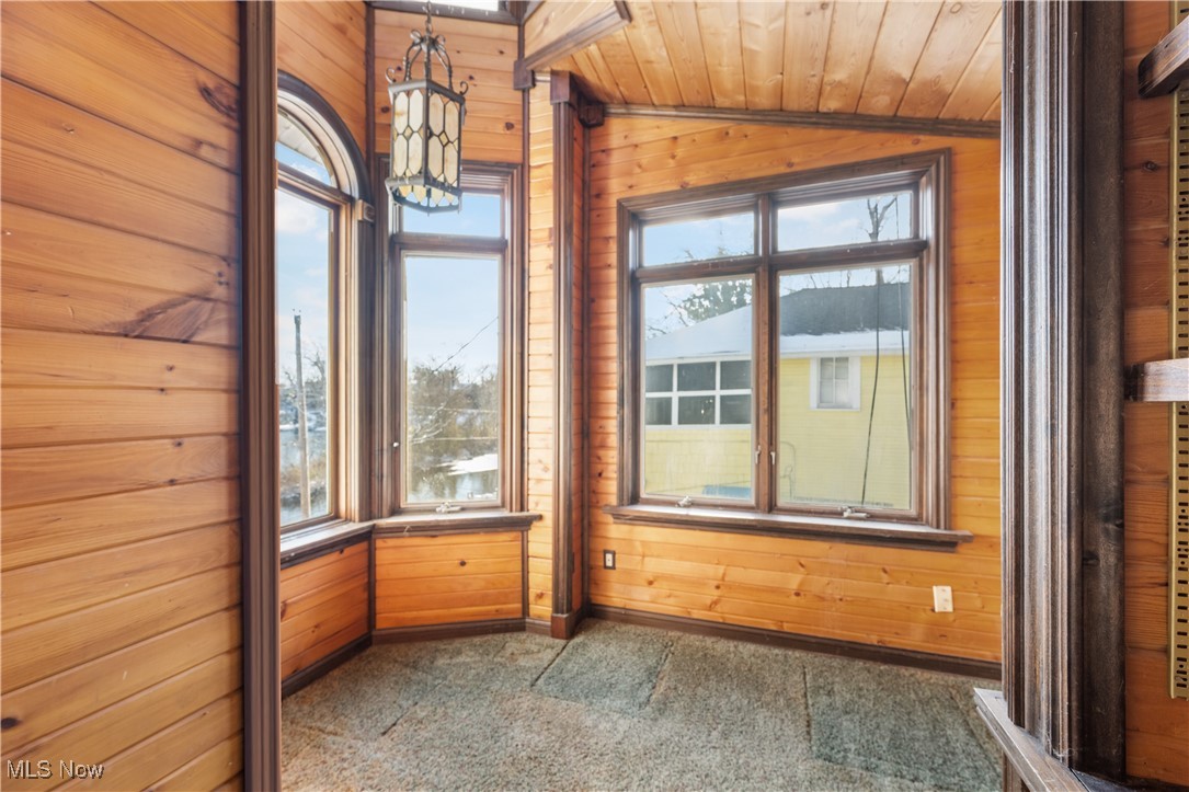 584 Apple Drive Coventry OH 44319