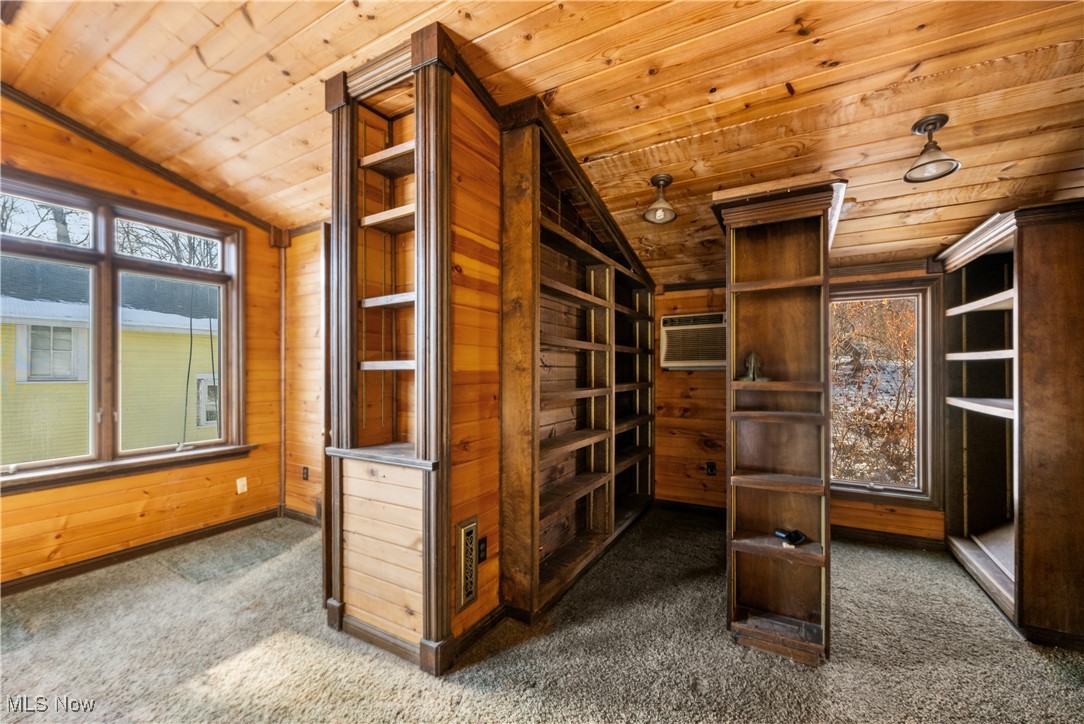 584 Apple Drive Coventry OH 44319
