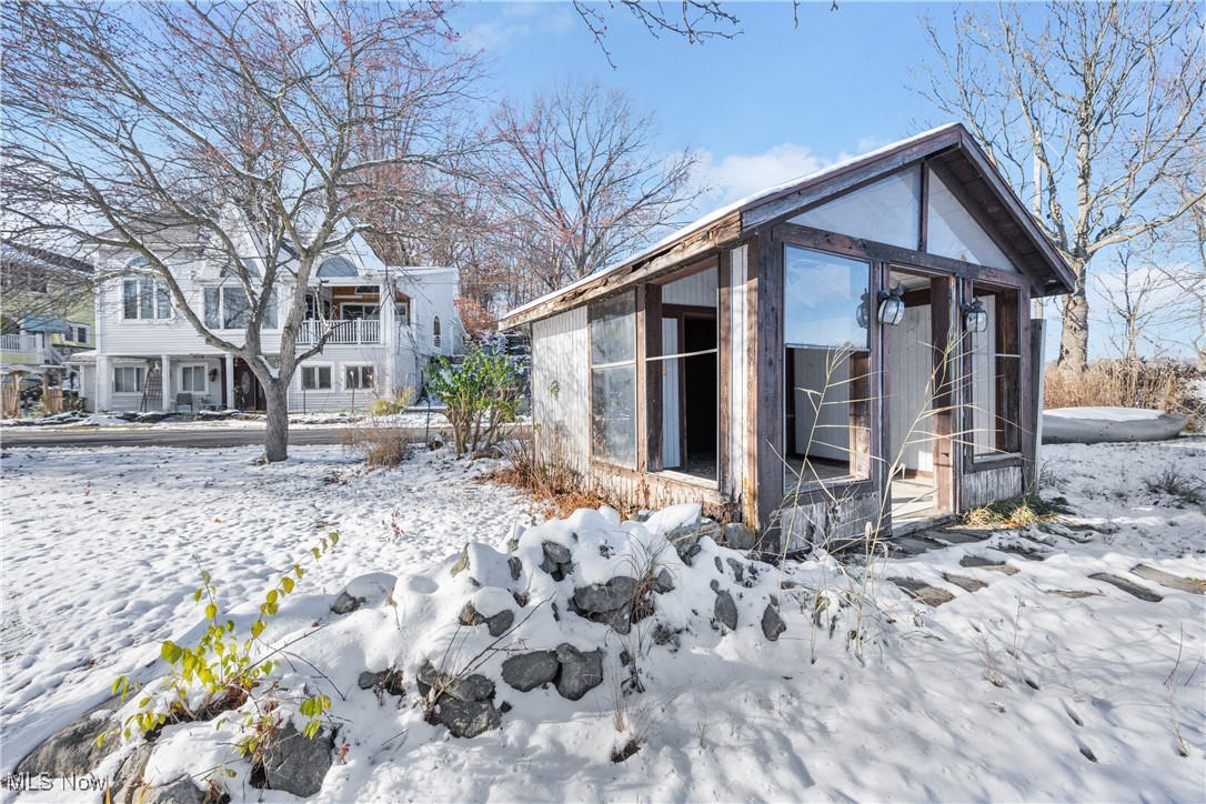 584 Apple Drive Coventry OH 44319