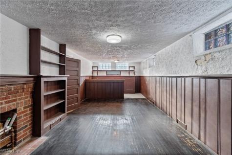 14313 Montrose Avenue Cleveland OH 44111