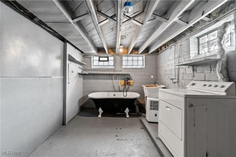 14313 Montrose Avenue Cleveland OH 44111