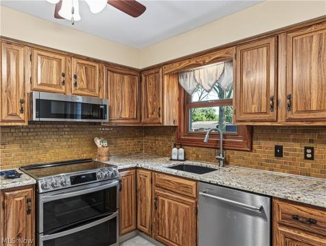 6187 Carlyle Drive Seven Hills OH 44131