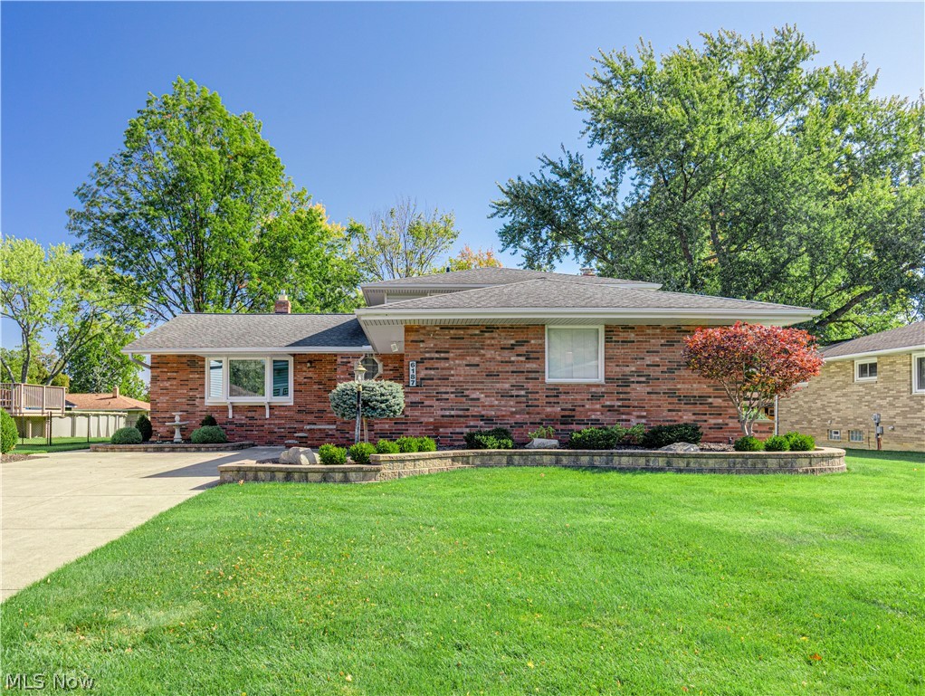 6187 Carlyle Drive Seven Hills OH 44131