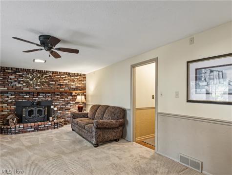 6187 Carlyle Drive Seven Hills OH 44131