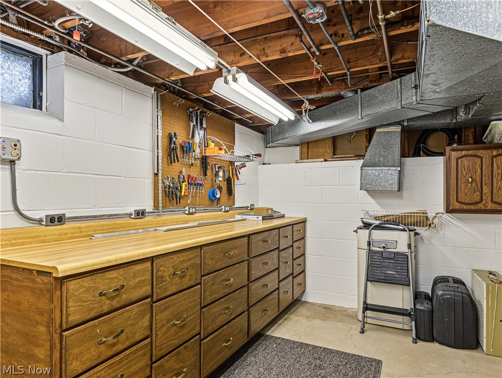 6187 Carlyle Drive Seven Hills OH 44131