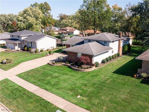 6187 Carlyle Drive Seven Hills OH 44131