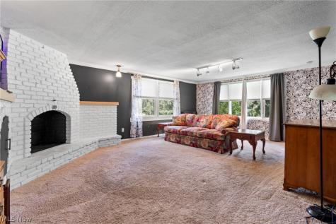 975 Colony Drive Aurora OH 44202