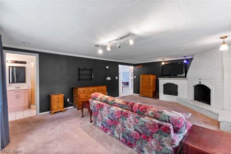 975 Colony Drive Aurora OH 44202