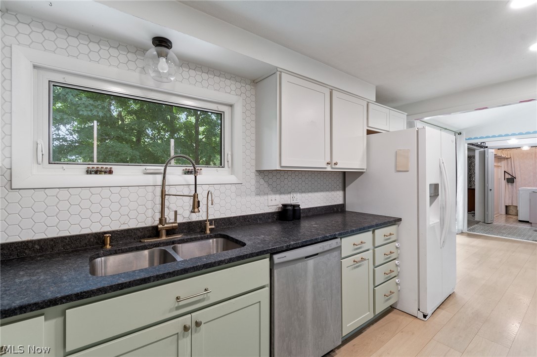 975 Colony Drive Aurora OH 44202