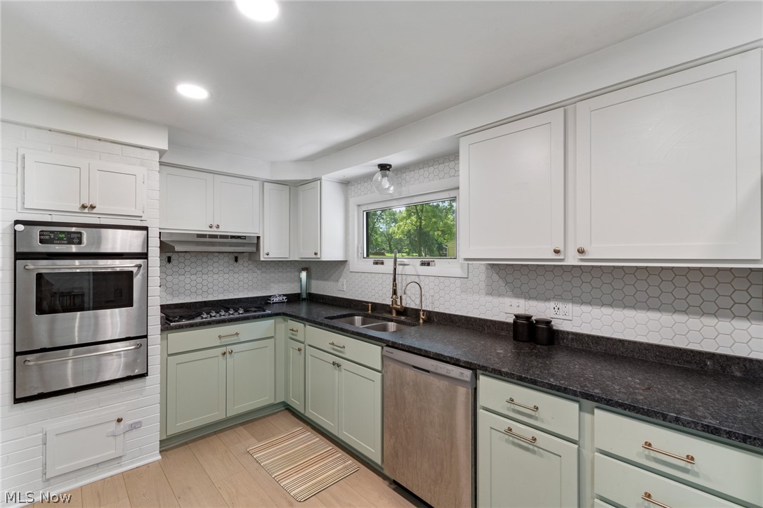 975 Colony Drive Aurora OH 44202