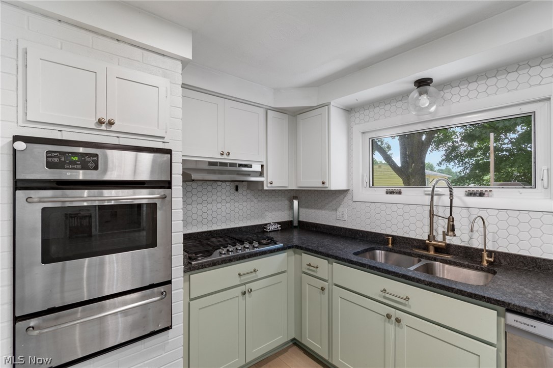 975 Colony Drive Aurora OH 44202