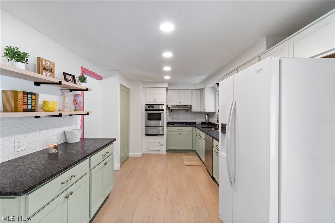 975 Colony Drive Aurora OH 44202