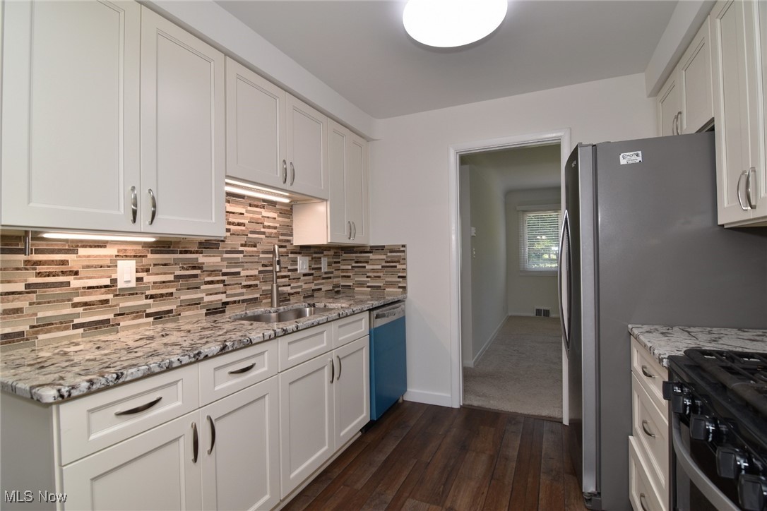 981 Hanley Road Lyndhurst OH 44124