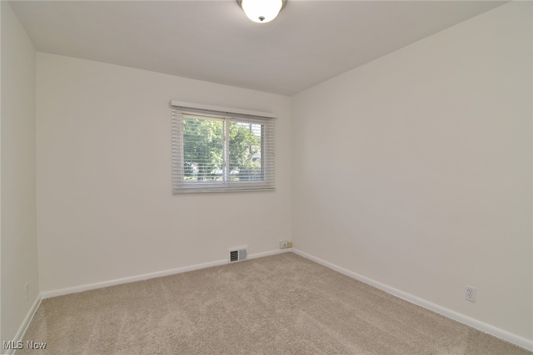 981 Hanley Road Lyndhurst OH 44124