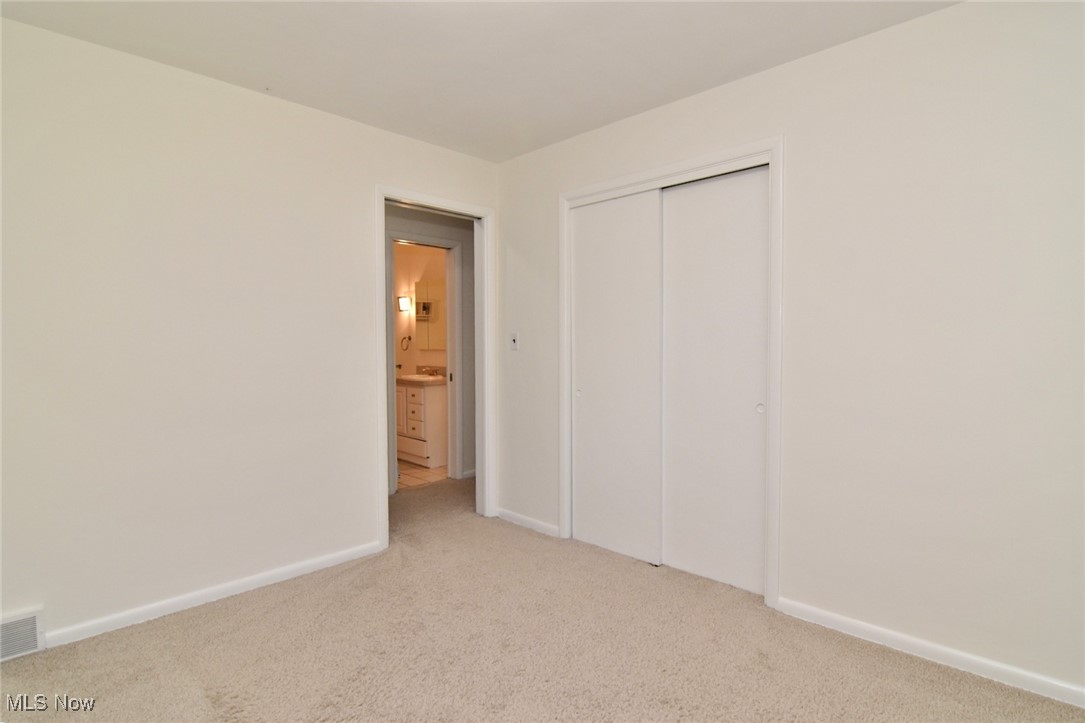 981 Hanley Road Lyndhurst OH 44124