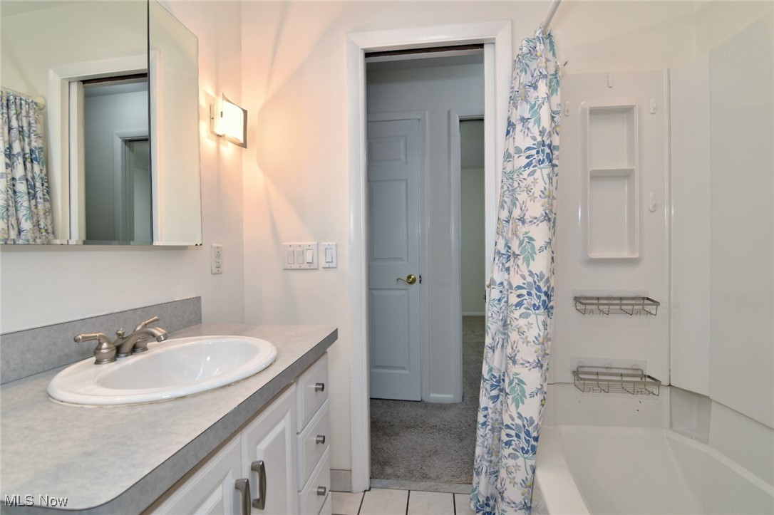 981 Hanley Road Lyndhurst OH 44124