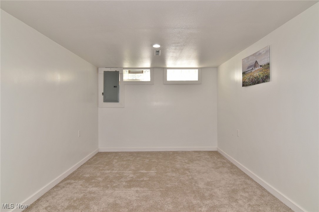 981 Hanley Road Lyndhurst OH 44124