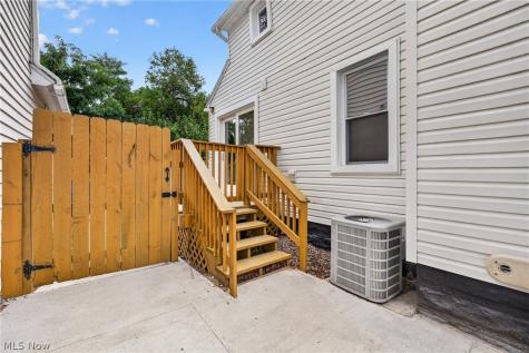 753 Brayton Avenue Cleveland OH 44113