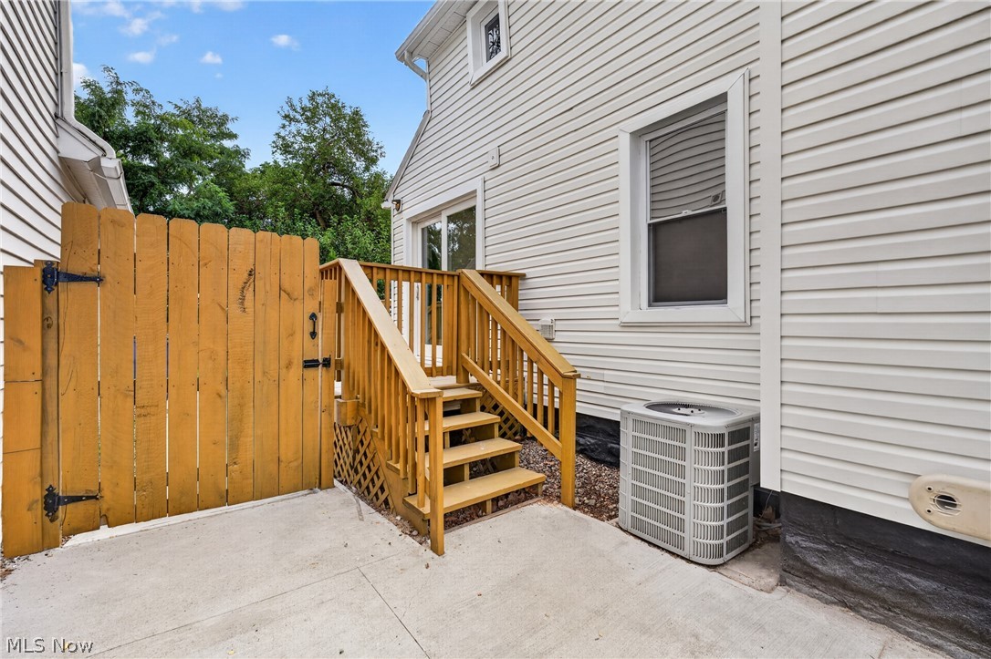 753 Brayton Avenue Cleveland OH 44113