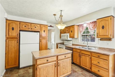337 Wolf Avenue Wadsworth OH 44281