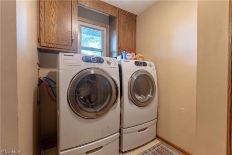 1649 Harmony Lane SW North Canton OH 44709