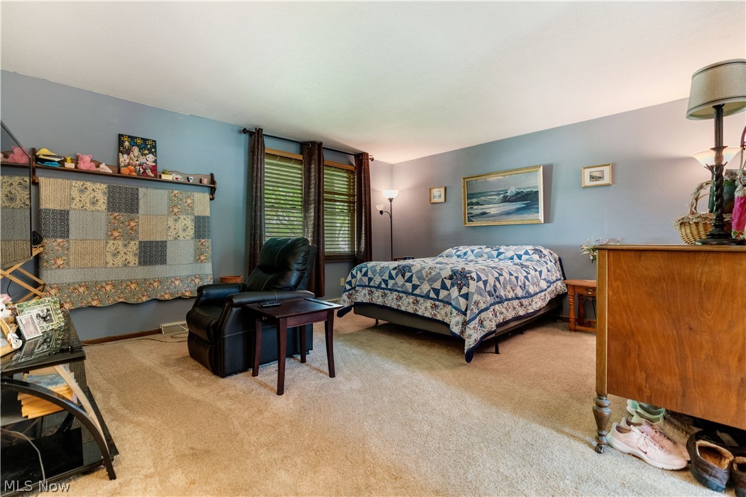 1649 Harmony Lane SW North Canton OH 44709