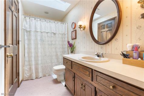1649 Harmony Lane SW North Canton OH 44709