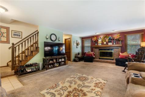 1649 Harmony Lane SW North Canton OH 44709