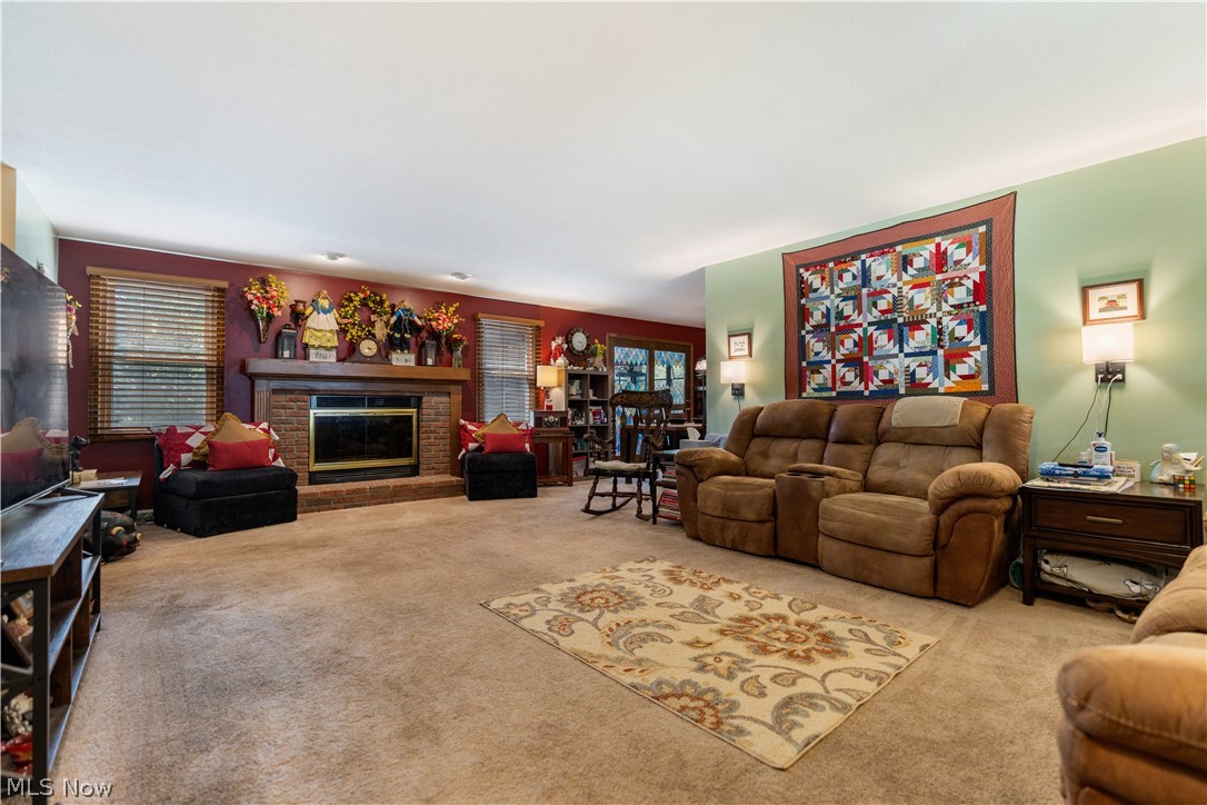 1649 Harmony Lane SW North Canton OH 44709