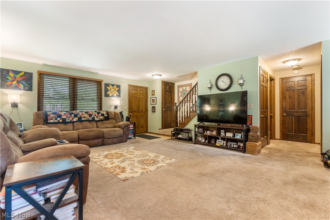 1649 Harmony Lane SW North Canton OH 44709
