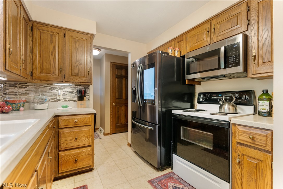 1649 Harmony Lane SW North Canton OH 44709